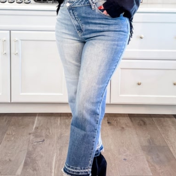 RISEN High-rise Crossover 2-tone Jeans - Picture 7 of 13